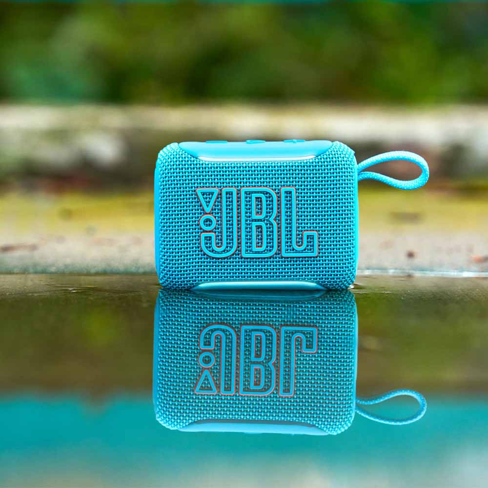 JBL Go 5 Portable Bluetooth Speaker - Lifestyle 1