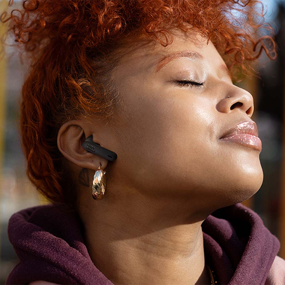 JBL Wave Flex 2 Earbuds - lifestyle