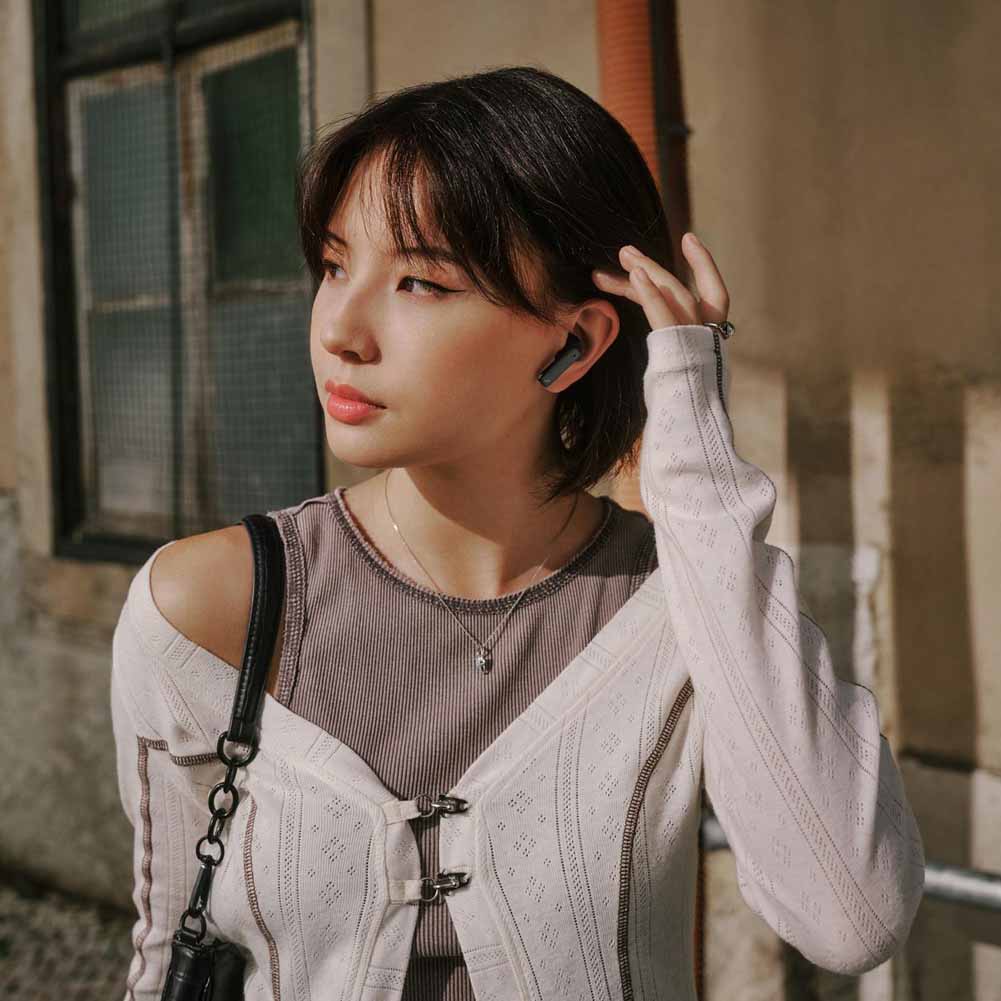 Sennheiser ACCENTUM Open Earbuds - Black - Lifestyle Girl