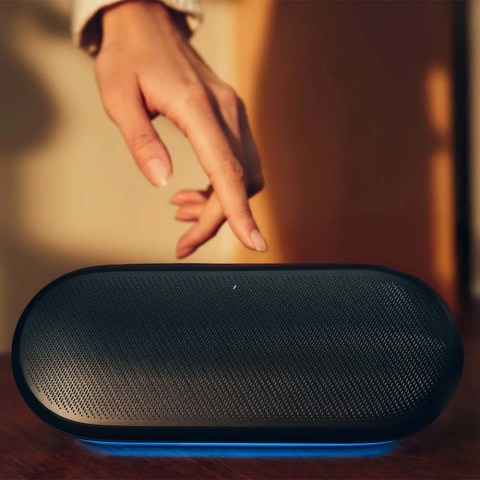 Harman Kardon Luna 2 Bluetooth Speaker - Lifestyle