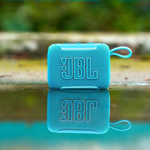 JBL Go 5 Portable Bluetooth Speaker - Lifestyle 1