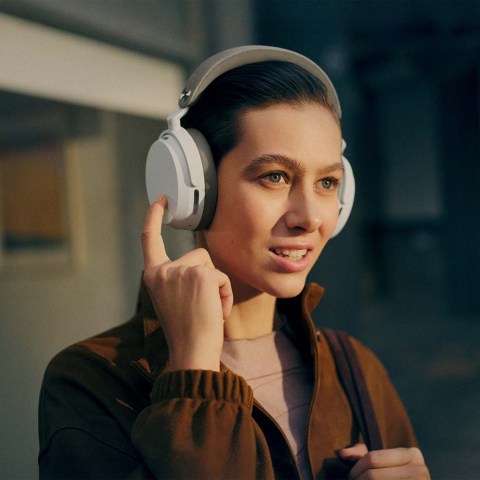 Sennheiser MOMENTUM 5 Wireless - Lifestyle 1