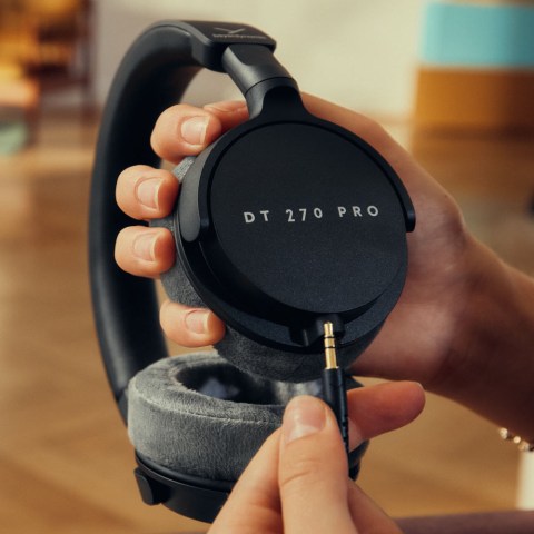 beyerdynamic DT 270 PRO Headphones - home