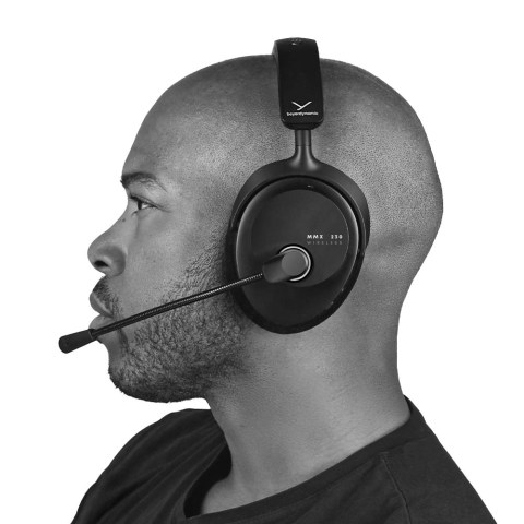 beyerdynamic MMX 230 Headset Wireless - Black - Lifestyle